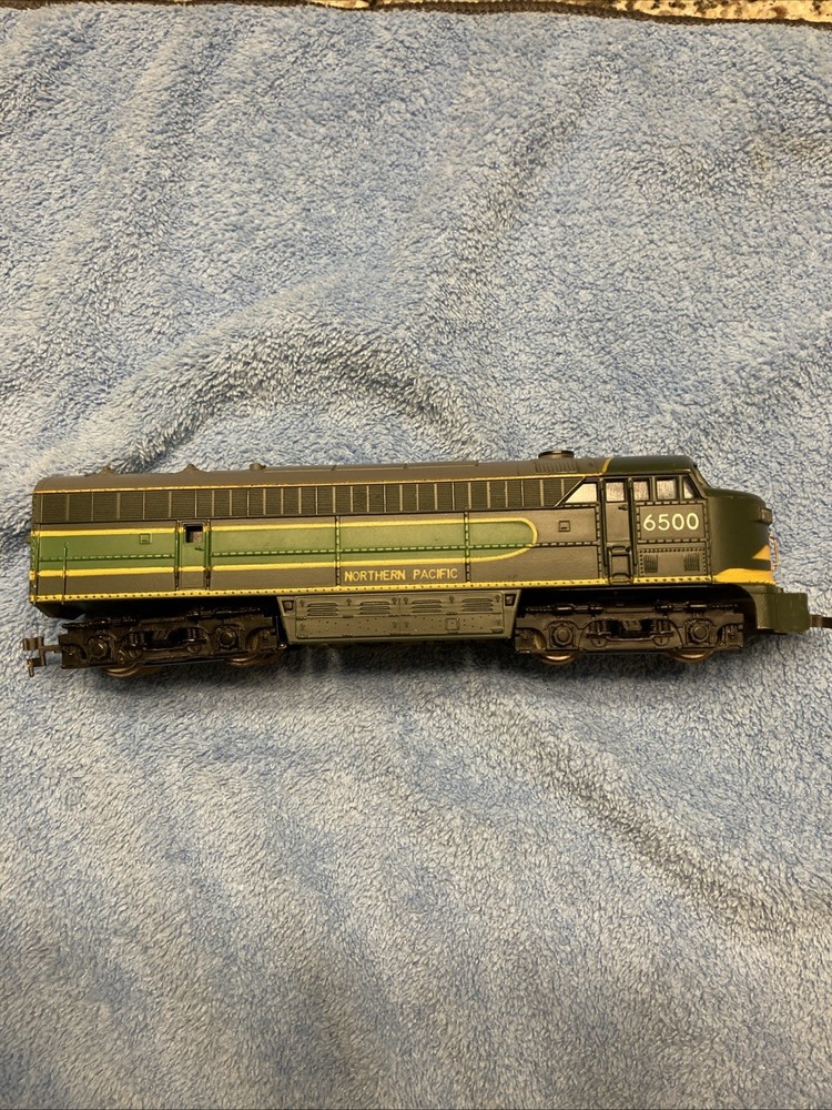 Vintage Northern Pacific Diesel Locomotive 6500 HO Scale mint condition
