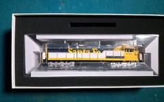 Rapido ~ HO Scale ~ Santa Fe ATSF Early ~ C30-7 #8012 ~ DC / DCC Sound ~ 042501