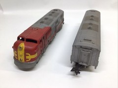 1950s Louis Marx & Co. #1095 Santa Fe Diesel Locomotive Set O Scale