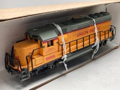 Bachmann Union Pacific 866 Loco Train on Athearn Box, plus accs.