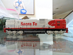 AHM YUGOSLAVIA HO SCALE DIESEL SANTA FE LOCOMOTIBE 1102 TESTED