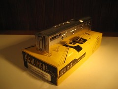 HO Highliners #1006 F-Series B-Unit Plated Without Screens – WP, AT&SF – NEW