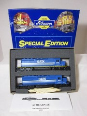 Athearn #2202 HO SPECIAL EDITION – GATX LEASE FLEET – SD40-2 #7354 & 7375 NIB