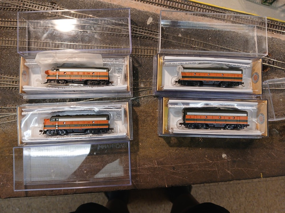 N Scale Bachmann Great Northern 4 Unit Emd F7A F7B F7B F7A Wit Dcc Runs Well#357