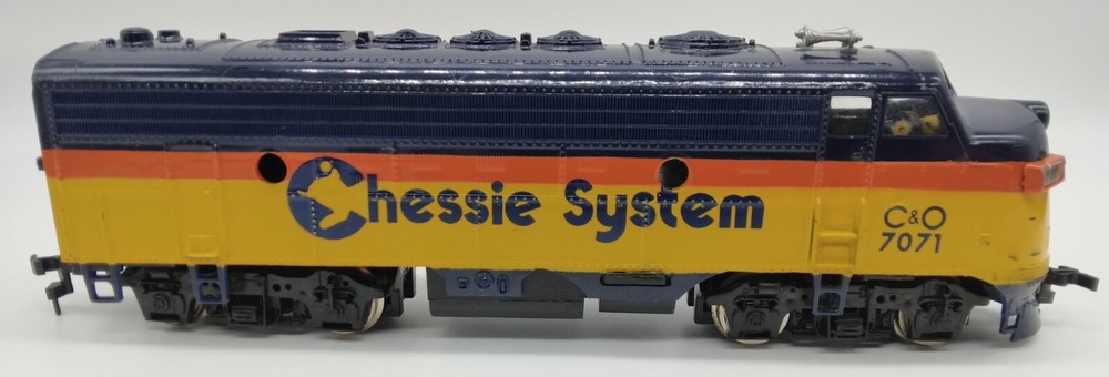 HO Scale Bachmann EMD F9 Diesel Engine Locomotive Chessie System C&O #7071