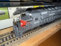 AHM HO Scale Southern Pacific SD40 Powered Locomotive #8444 NOS*