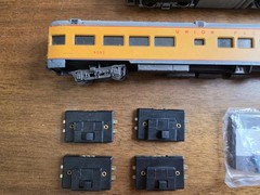 HO Scale Life-like Diesel Locomotive Union Pacific #321 Yellow & Gray Plus Other