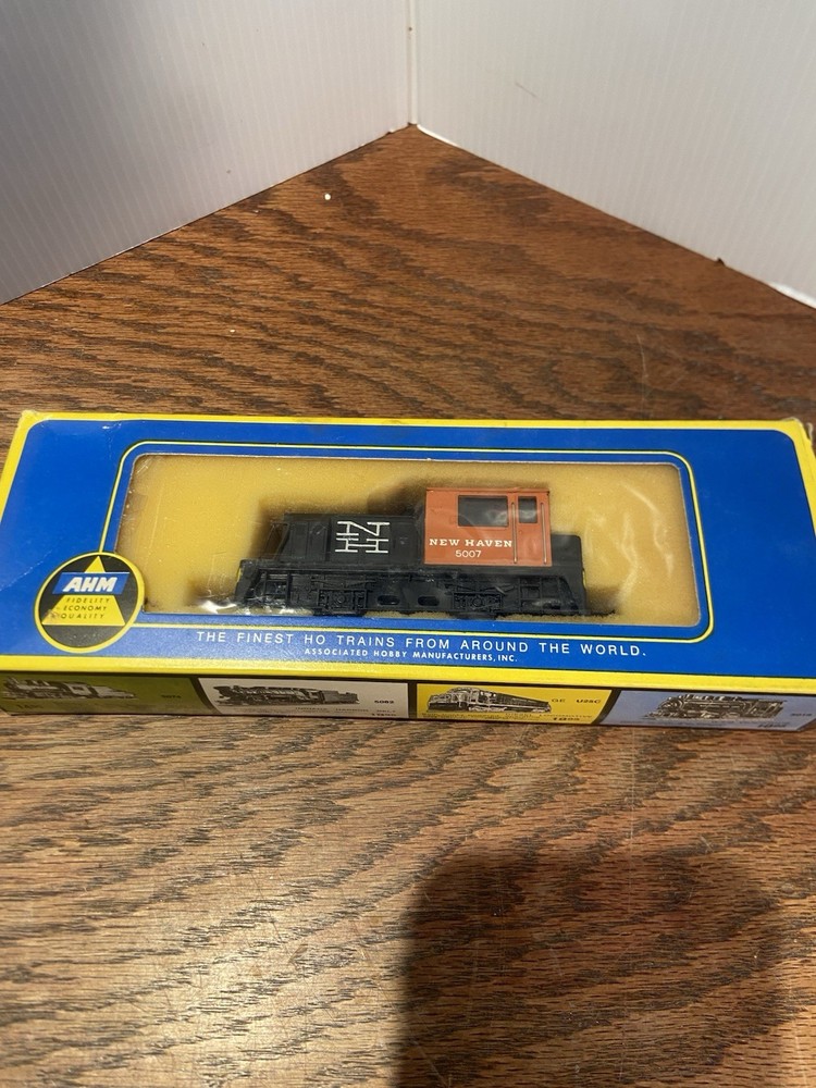 VINTAGE HO SCALE AHM NEW HAVEN #5007 PLYMOUTH MTD SWITCHER BOXED