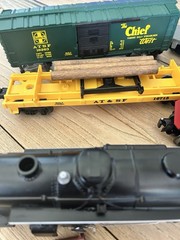 LIONEL Santa Fe 0-27 Set Diecast Locomotive 8644 4-4-2 + 7 Cars & Accessories