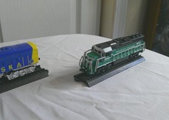 Maisto Toy Train Replica’s die cast 1:31 scale three diesel locomotive engines