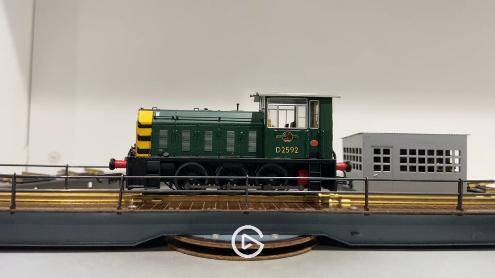 Heljan 2520 Class 05 Hunslet Diesel Shunter D2592 BR Green Wasp Stripe DCC Ready