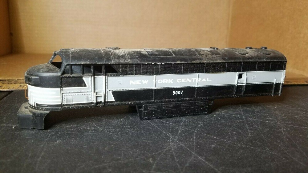 EB1 HO Locomotive ENGINE Shell NYC NEW YORK CENTRAL 5007 BLACK AND tow tone