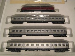 Marklin H0 DB V 160 Diesel Lok w/3 Silberlinge Commuter Cars from 29825 Set LN