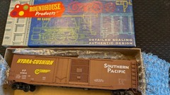 Roundhouse HO 50′ Box Car, 8 ft. door #672942 SP, NOS
