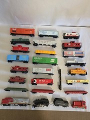 Model Trains Lot of 26 HO? Including 3 Engines Some Good Some Parts or Repair