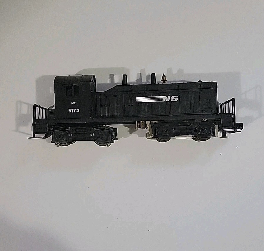 Lionel Postwar Erie NW-2 Diesel Switcher 610