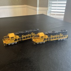 LIFE-LIKE HO Gauge Santa Fe Diesel Powered Locomotive #3500 & Dummy #3600
