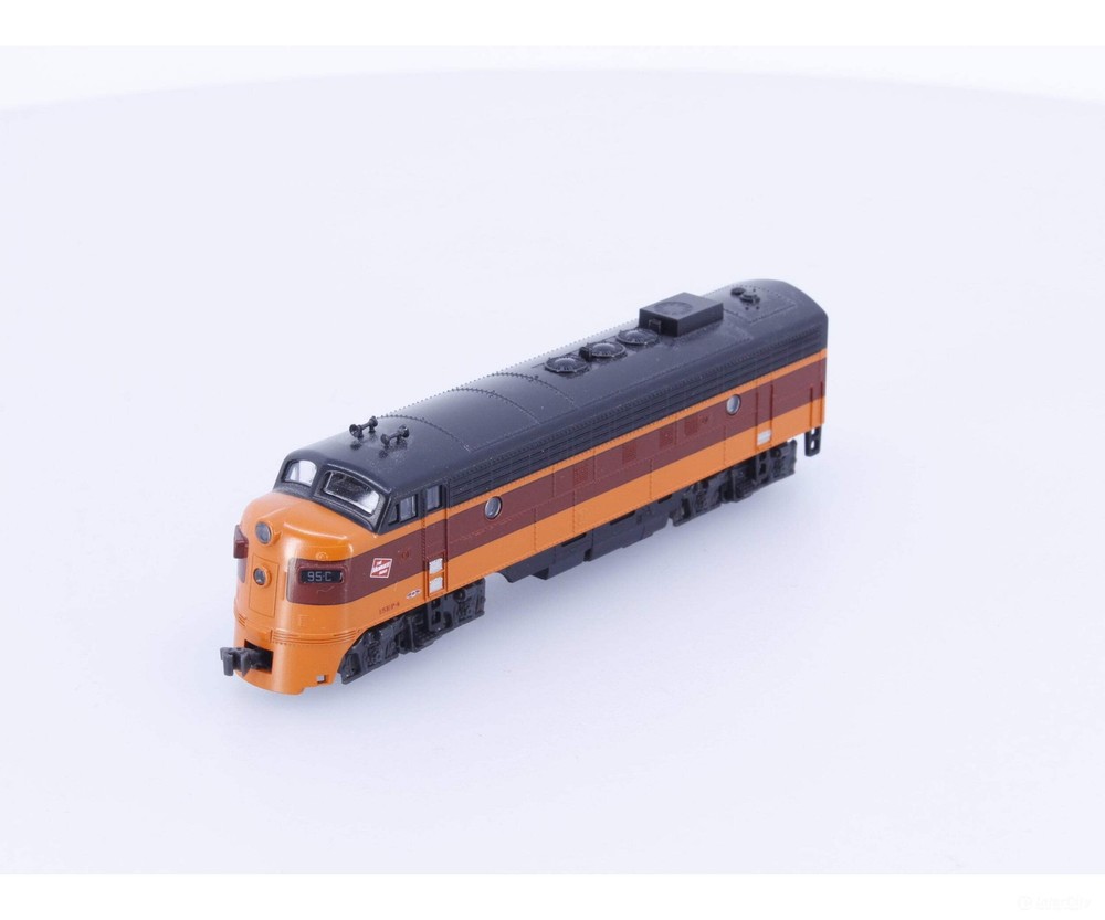 Kato 176-2301-DCC N EMD FP7A Diesel Locomotive Milwaukee Road (MILW) 95C DCC