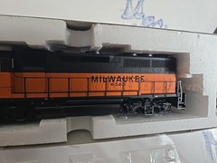 HO Scale 9187 Atlas Milwaukee Road MILW GP-40 Low Nose # 2034 – DC / DCC Decoder