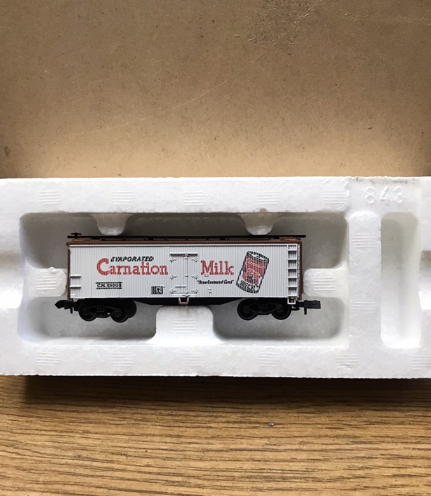 Revell/Rapido N Gauge N-2527 Refrigerator Box Car Carnation Milk