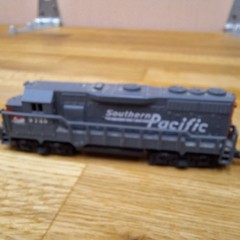 Southern Pacific Locomotive # 9725 Model Train dummy