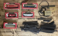 Train Engine Locomotive Lot/5 HO, Hobby Transformer, and 36 Tracks (Untested)
