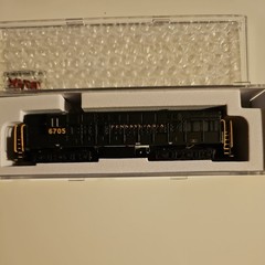 Atlas N FM H-24-66 Trainmaster Pennsylvania PRR #6705 DCC/SND LED 40005420