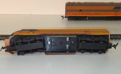 AHM Rivarossi HO Illinois Central FM C-Liner Diesel Locomotives 4022 w/ (3) Cars
