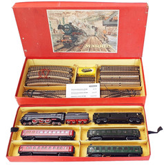 Marklin AC HO SK-800 German BR-06 STREAMLINED STEAM LOCOMOTIVE Gift Set NMB 1959