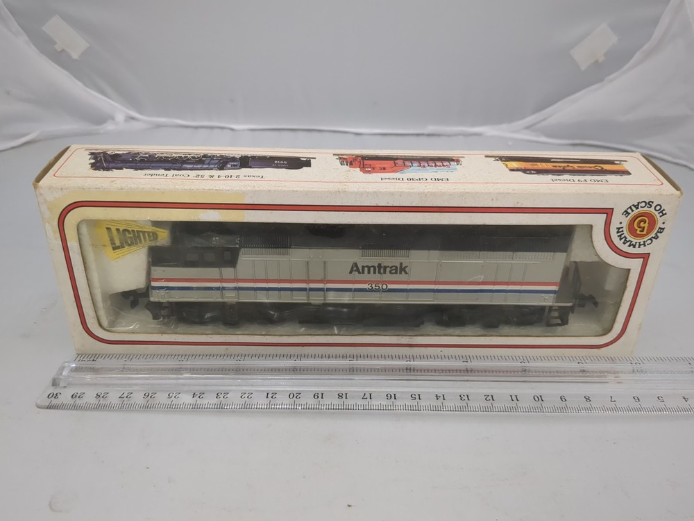 Bachmann 41-645-05 HO Scale Amtrak EMD F40PH Diesel Locomotive #350