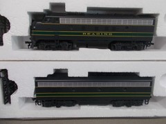 STEWART / KATO~ READING F3A & F3B ~ BOTH POWERED LOCOMOTIVES~NIB~HO SCALE~LOT A