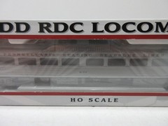WALTHERS 920-35263 #M-405 PENNSYLVANIA READING SEASHORE LINE RDC-1 – HO SCALE