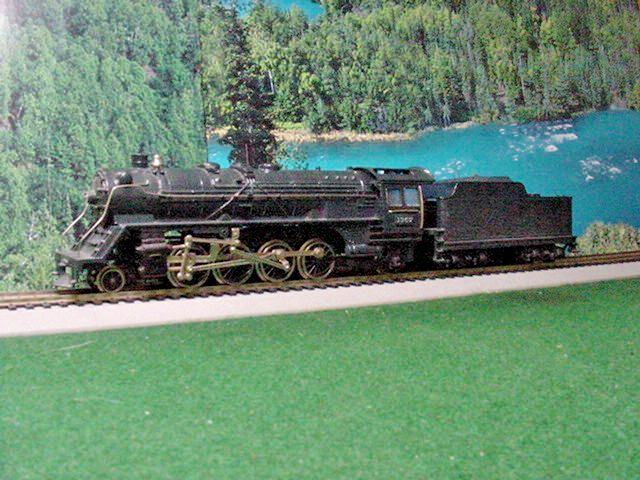 Fleischman 2-8-2 Mikado Union Pacific #1367 Lights & Runs Very Well. HO