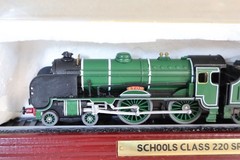 ATLAS EDITIONS SOUTHERN 4-4-0 SCHOOLS LOCOMOTIVE 900 ETON DISPLAY MODEL op