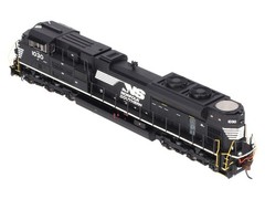 Athearn G68800 HO NS/30th Anniv. SD70ACe Diesel Locomotive #1030 w/DCC & Sound