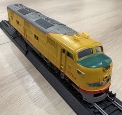 AHM Rivarossi HO Union Pacific E8/E9 Locomotive #1476A – Runs ok – Vintage