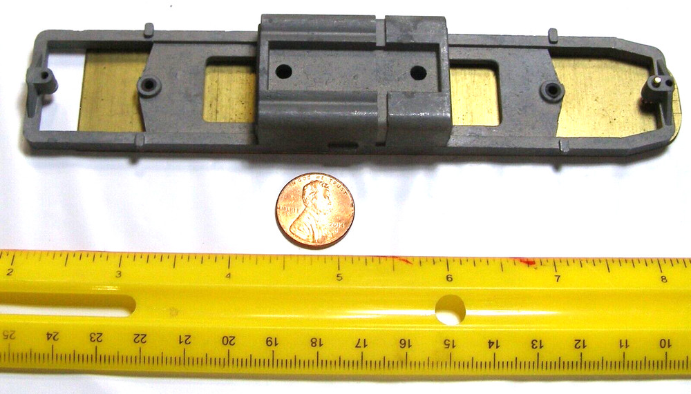 Unknown Brand Die Cast HO Scale Model RR Locomotive Chassis w/Brass Part RTI