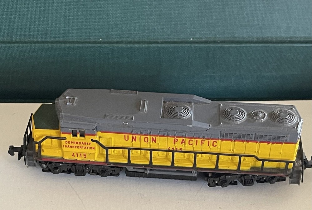 Vintage Lima Italy N Scale UNION PACIFIC YELLOW #4115 LOCOMOTIVE