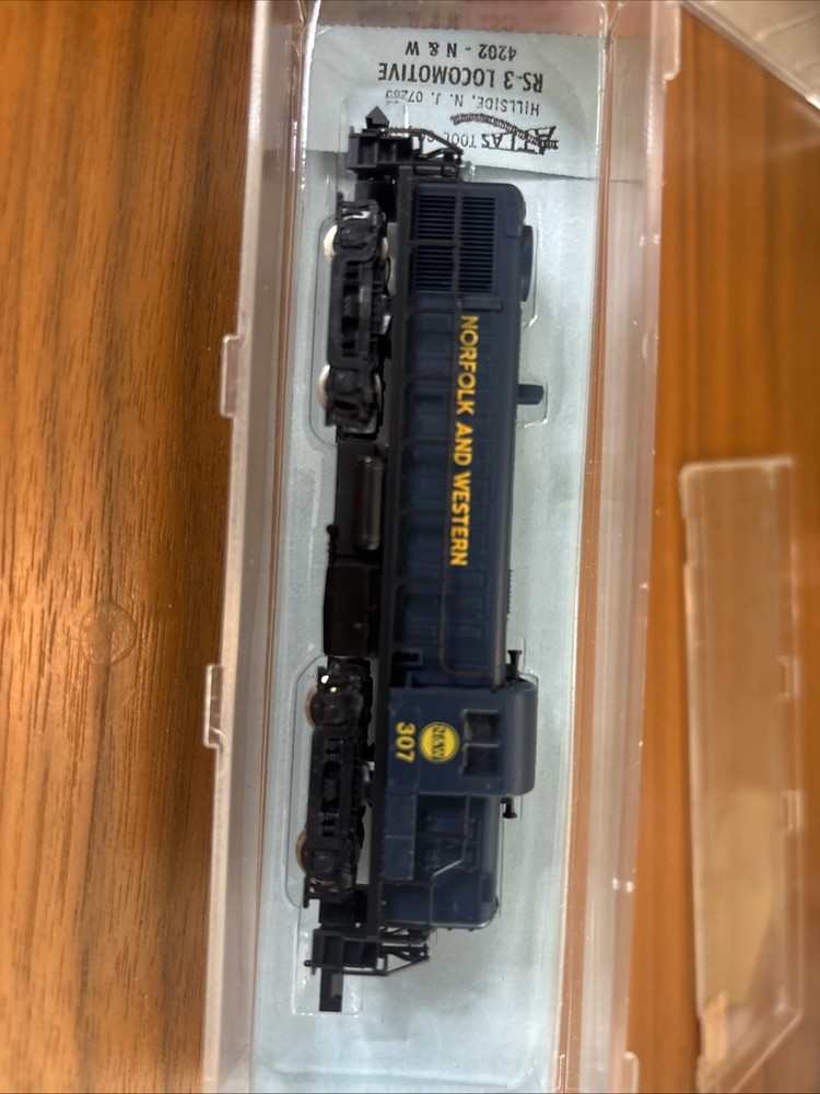 Atlas RS3 Norfork and Western Number 4202 N Scale