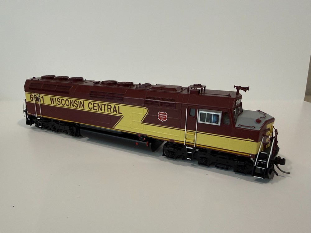 HO Overland Models – Wisconsin Central #6651 – Factory Painted Brass 5689.1