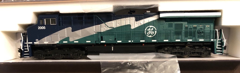 FVM 70110 N Scale GE Demo ES44 Engine #2005 w/ DCC: NEW