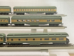 Rivarossi HO Pere Marquette 2-8-4 Berkshire Steam Locomotive and 6 Passenger Car