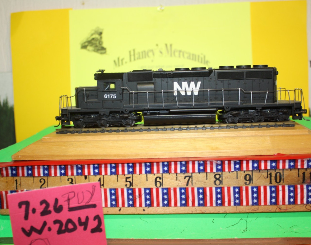HO* Scale Athearn Genesis Norfolk & Western Lighted #6175 Locomotive