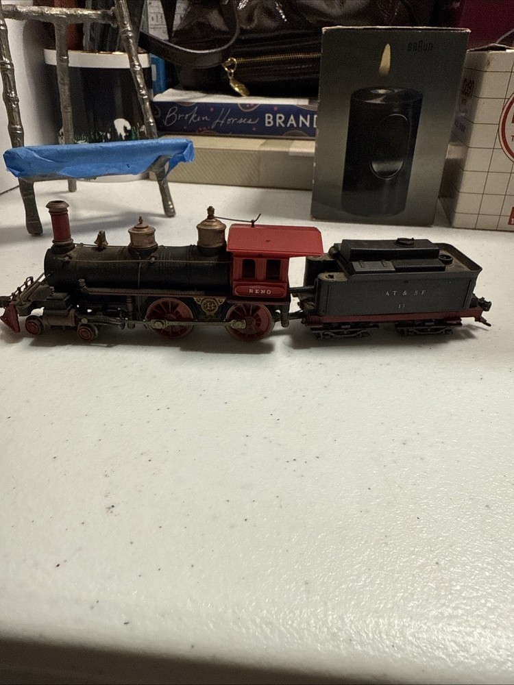 Pocher HO Scale AT & SF 11 Reno Steam Locomotive & Tender DC Model Train