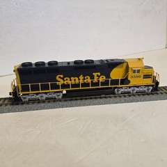 Kato 37-1746 HO Santa Fe EMD SD-45 Loco Runs DC & DCC No Sound
