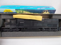 ATHEARN # 4554 ~ UNDECORATED SD40T-2 DUMMY LOCOMOTIVE~ HO SCALE~LOT A