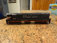 Athearn Southern Pacific Black Widow #4812 FM H24-66 Trainmaster Locomotive HO