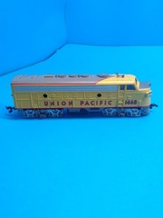 ho scale Bachmann Union Pacific F unit diesel engine #1468