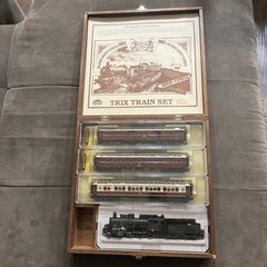 Trix Orient Express Train Set – Locomotive w/ 3 Passenger Cars – HO Scale