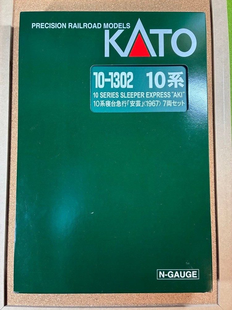 KATO 10-1302 10 Series Sleeper Express “Aki” (1967) 7-Car Set